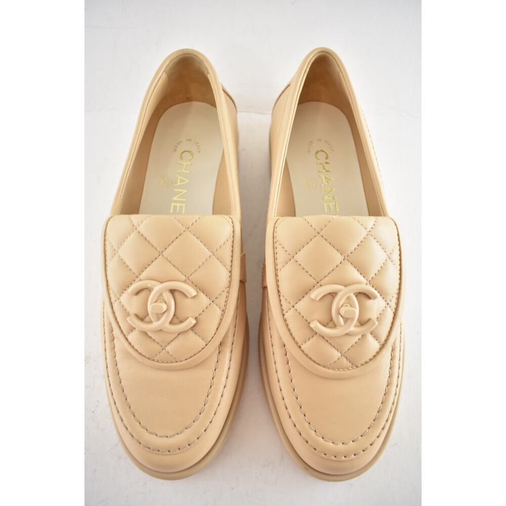 Chanel 24C Beige Leather Quilted Flap Turnlock CC Logo Moccasin Flat Loafer 38.5 - Picture 5 of 16